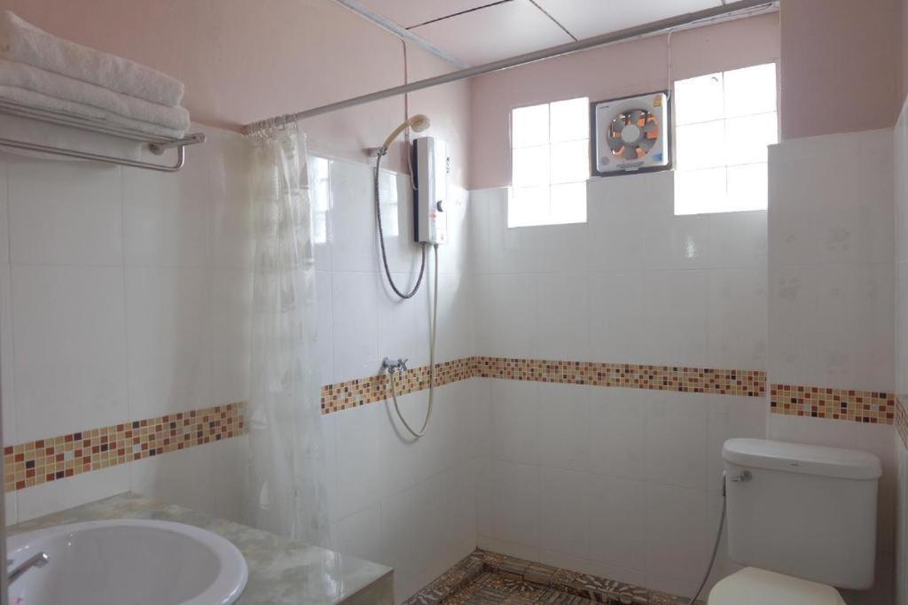 Thaveesinh Hotel Ban Houayxay Exterior photo