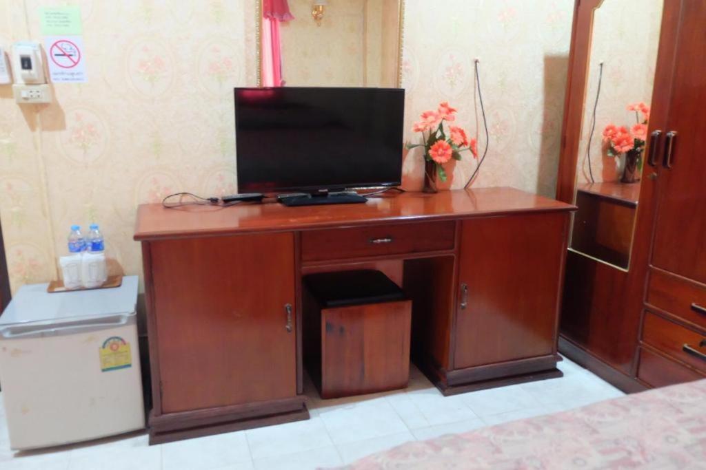 Thaveesinh Hotel Ban Houayxay Exterior photo